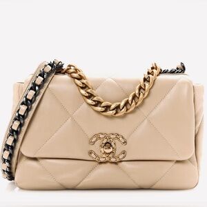Chanel quilted beige 19 medium coming soon